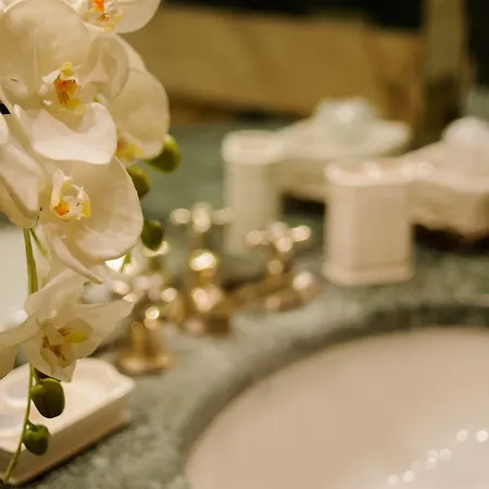 Made In Luxury 3* Rom